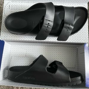BIRKENSTOCK men’s size 7 slides